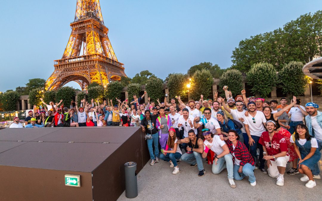 Soirée « Back to 90’s & 2000’s » inoubliable au Pied de la Tour Eiffel